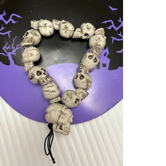 Halloween Skull Necklace & Bracelet Combo Caveman Teeth 18" Costume Accessory - Picture 2 of 4